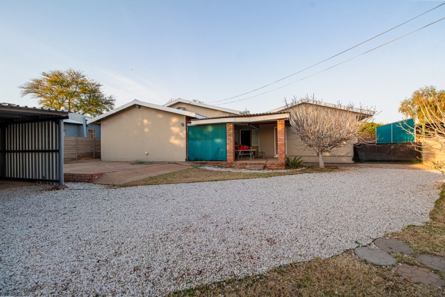 3 Bedroom Property for Sale in Flora Park Northern Cape
